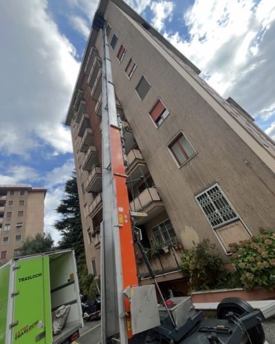 Noleggio scala aerea a Cinisello Balsamo - supporto ai piani alti