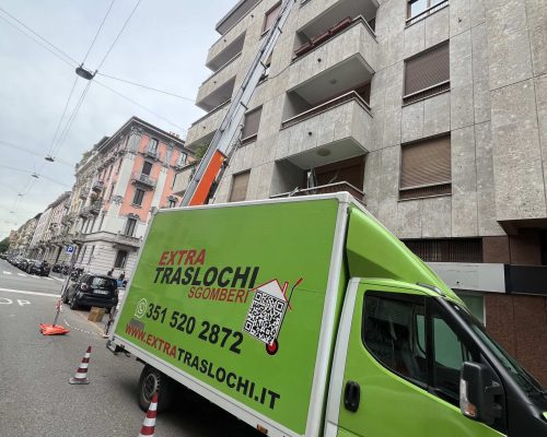Noleggio scala aerea a Sesto San Giovanni - supporto ai piani alti
