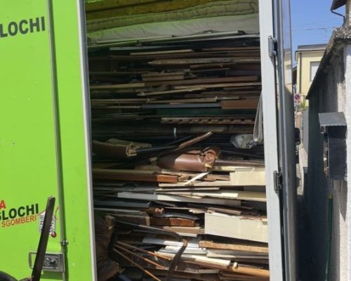 sgombero a Limbiate di mobili e materiali