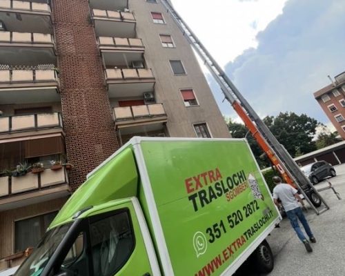 fase di carico per traslochi a Cinisello Balsamo